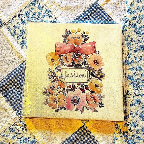 Canvas Art Fashion Floral Gold White Canvas 9 x 9 Small Space Solutions Dorm NEW - Picture 6 of 6